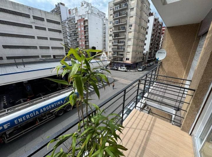 2 Ambientes Reciclado Al Frente con Balcon - 3