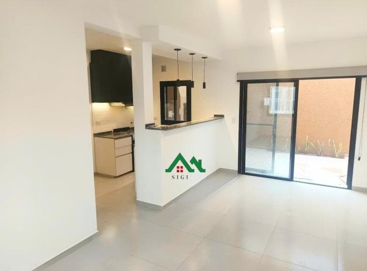 Casa en Venta de 2 Dorm. en Barrio Alto Alberdi a Estrenar Desocupado con Cochera - 2