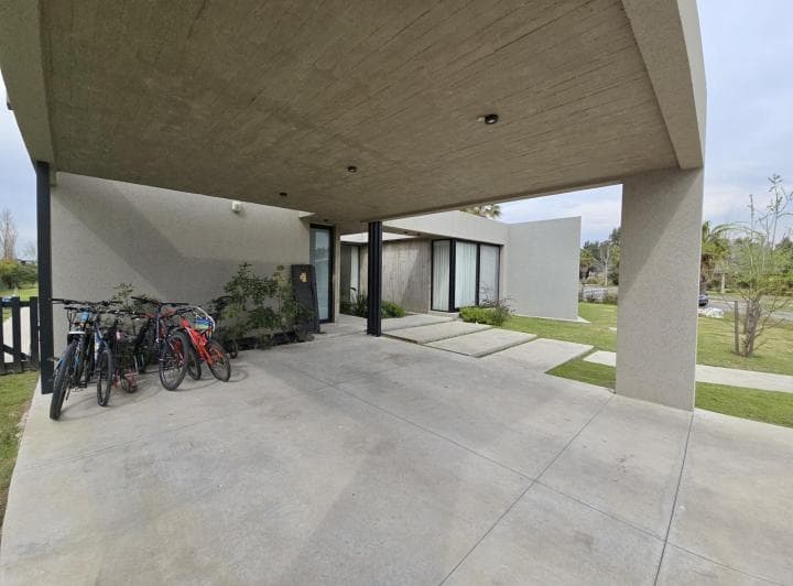 Venta · Casa · 4 Dorm. · Jardín · Pisicina · Puerto Roldán - 4