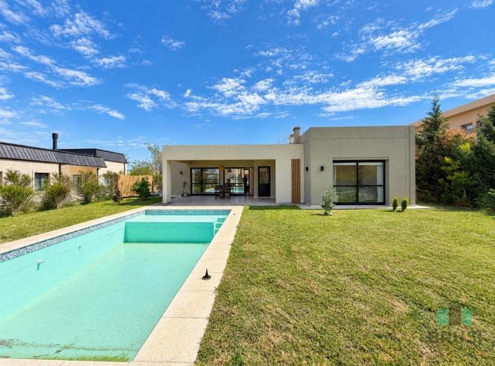 Casa en Venta en Horizontes Al Sur - 4 Ambientes con Pileta - 2