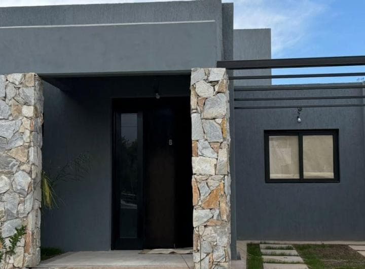 Verónica Tahan Negocios Inmobiliarios Ofrece Casa Apta a Crédito Hipotecario en Barrio Privado - 2