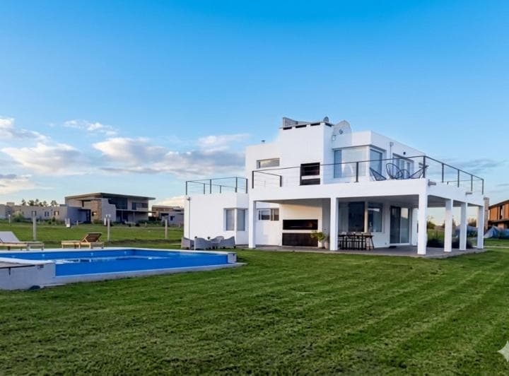 Venta Casa de 3 Dorm., en Puerto del Aguila - 3