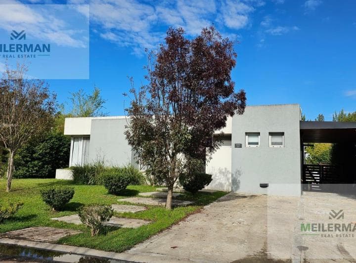 Venta y Alquiler Casa en Una Sola Planta en Barrio Cerrado La Comarca - 3