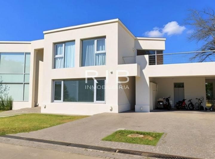 Propiedad Racionalista Sobre 1550 m² - La Martinica - 3