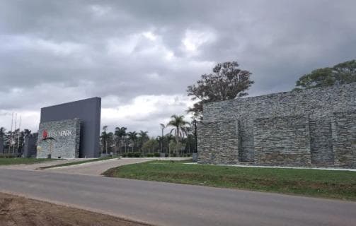 Espectacular Lote en Esquina en Hudson Park - 2