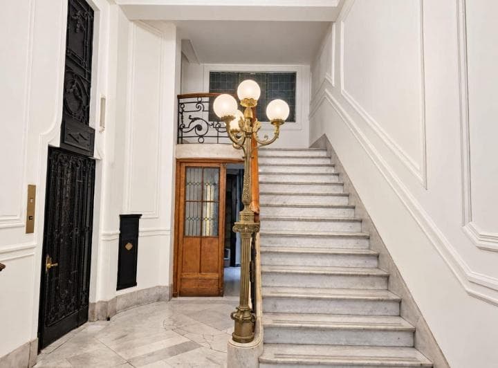 Venta Excelente Propiedad de 153 Apta Para Uso Residencial o Profesional. 5 Ambientes - 3