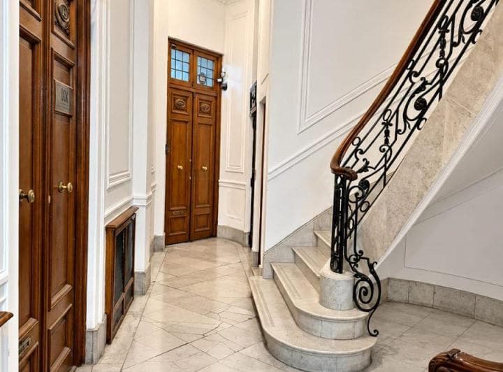 Venta Excelente Propiedad de 153 Apta Para Uso Residencial o Profesional. 5 Ambientes - 5