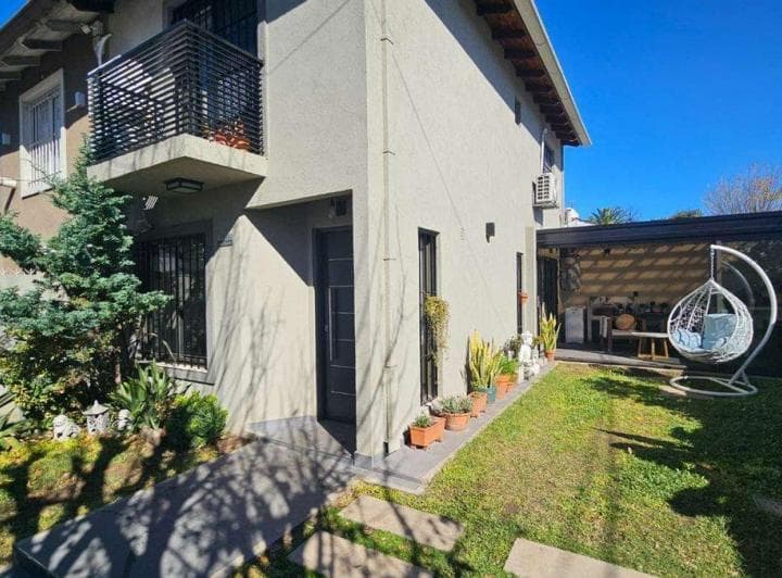 Venta Casa Duplex 3 Amb Parque y Quincho Ituzaingo - 2
