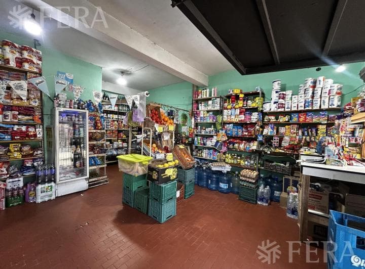 Venta Casa con Local de 4 Ambientes con Patio en Florencio Varela - 4