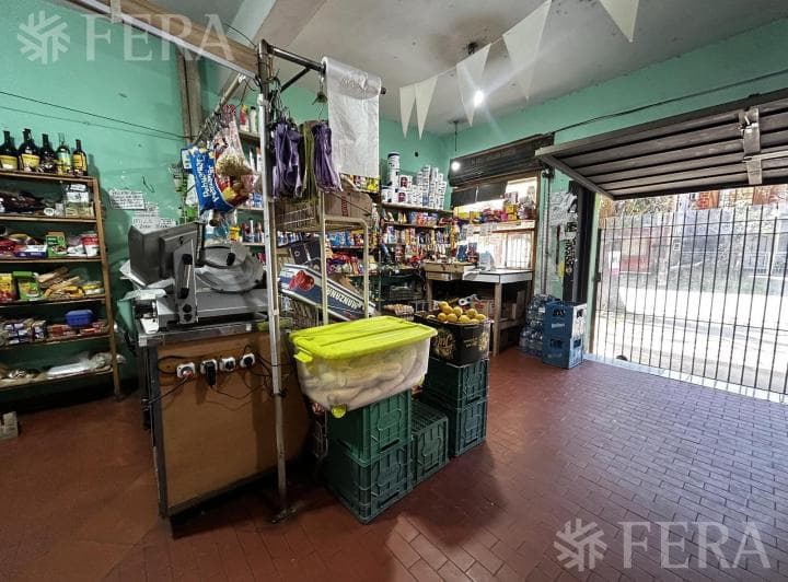 Venta Casa con Local de 4 Ambientes con Patio en Florencio Varela - 3