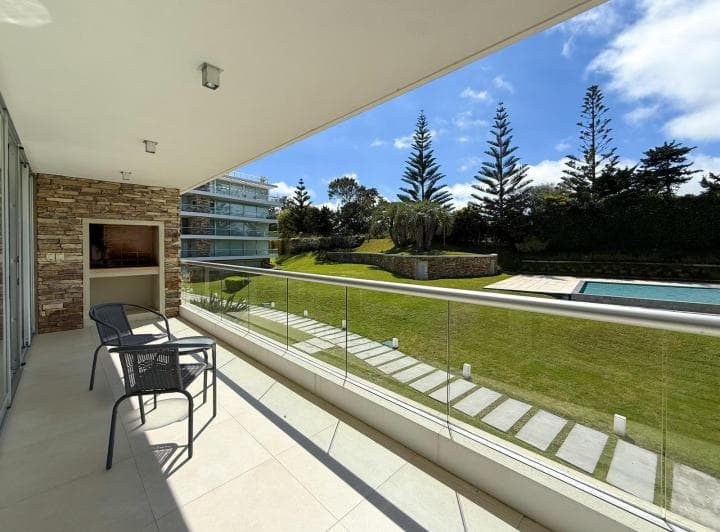 Departamento en Venta de 3 Ambientes, con Cochera - Playa Brava, Punta del Este - 3