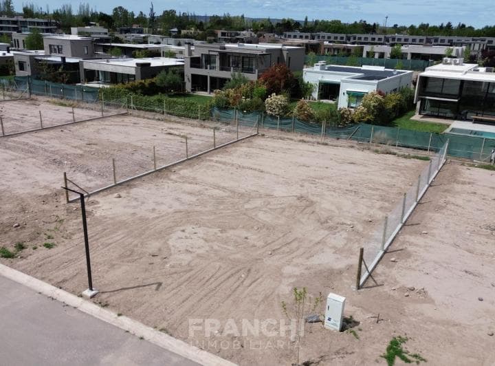 Terreno en Venta Barrio Terruño de Brown - Chacras de Coria - 3