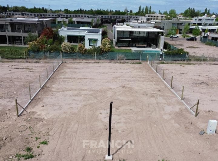 Terreno en Venta Barrio Terruño de Brown - Chacras de Coria - 2