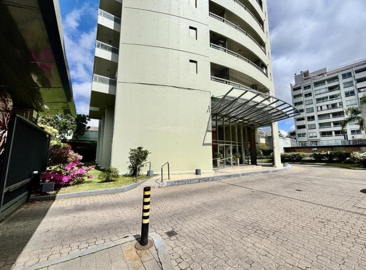 Venta Dúplex 7 Ambientes con Vista Abierta, Piscina y Cochera en Mataderos - 5