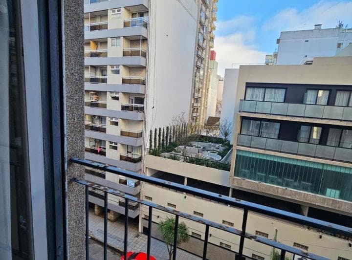 1 Amb con Balcon Frances a La Calle - Zona Aldrey - 3
