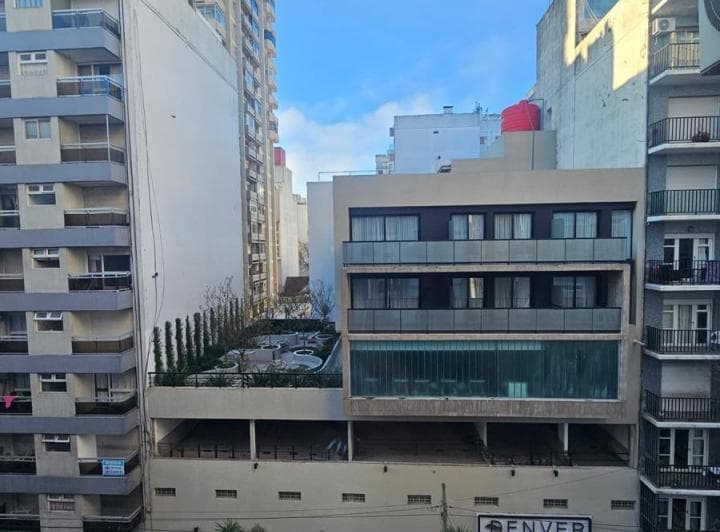 1 Amb con Balcon Frances a La Calle - Zona Aldrey - 4