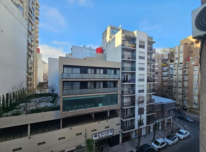 1 Amb con Balcon Frances a La Calle - Zona Aldrey - 5