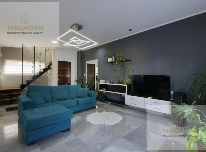 Venta Casa 5 Ambientes con Patio - Pileta - Cochera Pasante - Ituzaingo - Acepta Permuta - 2