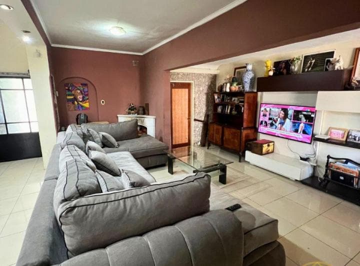 Casa de 259 m² con 4 Dorm. en Venta en Don Bosco Acepta Financiación - 3