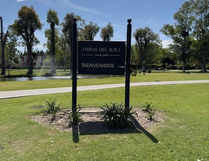 Oportunidad Amplio Lote a un Excelente Precio - 4