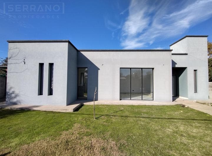 Venta. Casa 4 Ambientes. Losa Radiante. Lote 886 m². Barrio Parque Sakura. Exaltación de La Cruz - 3