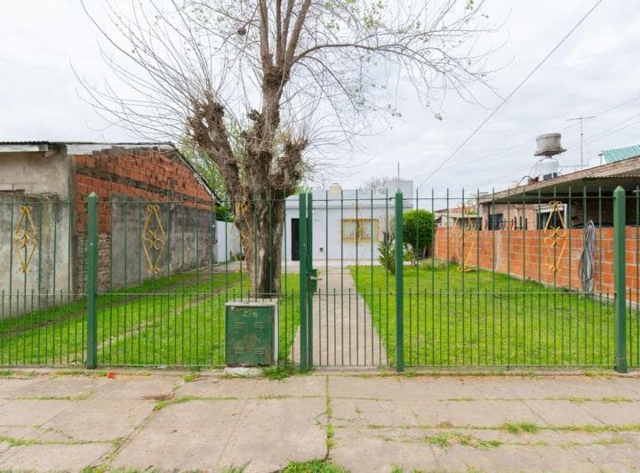 Venta Casa 3 Ambientes, Castelar Sur - 2