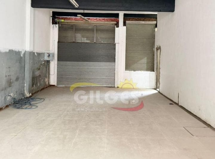 Alquiler de Galpón/local de 300 m² en Ramos Mejia en Buen Estado - 5