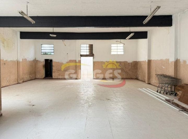 Alquiler de Galpón/local de 300 m² en Ramos Mejia en Buen Estado - 3
