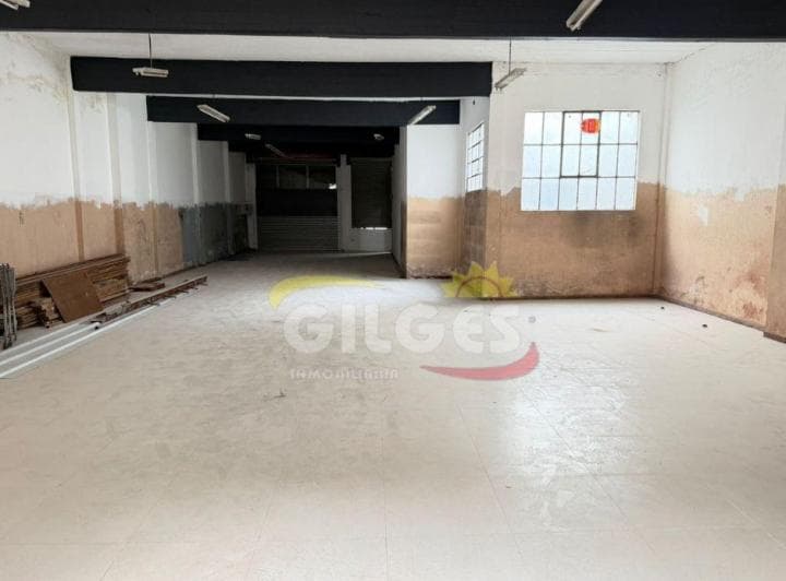 Alquiler de Galpón/local de 300 m² en Ramos Mejia en Buen Estado - 4