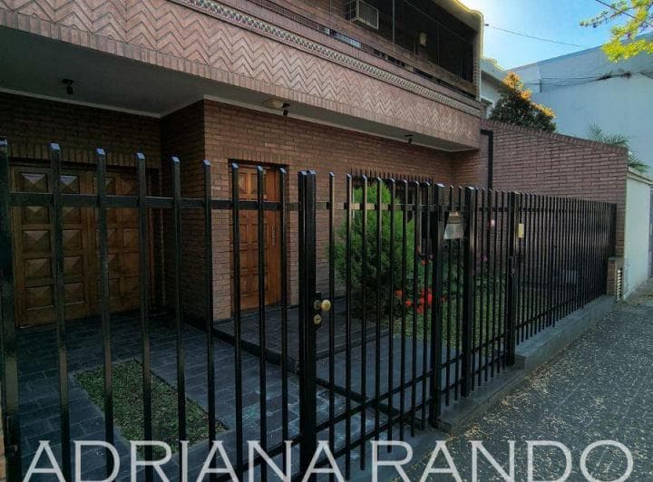 Lote Propio de 8.66 X 20.78 - Casa de 5 Ambientes en Dos Plantas con Garage – Patio y Jardin - 2