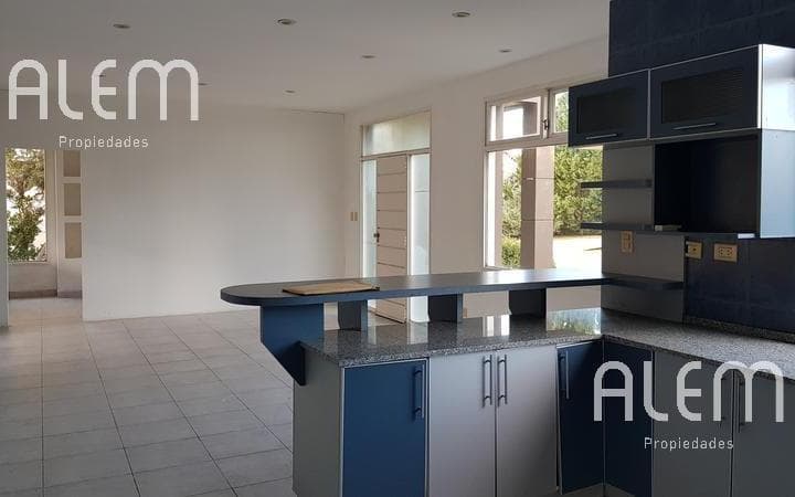 Casa a La Venta en Echeverria del Lago - 3