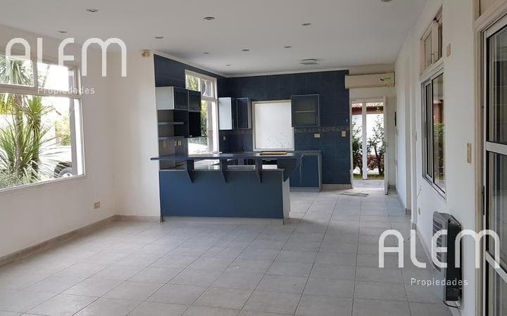 Casa a La Venta en Echeverria del Lago - 2