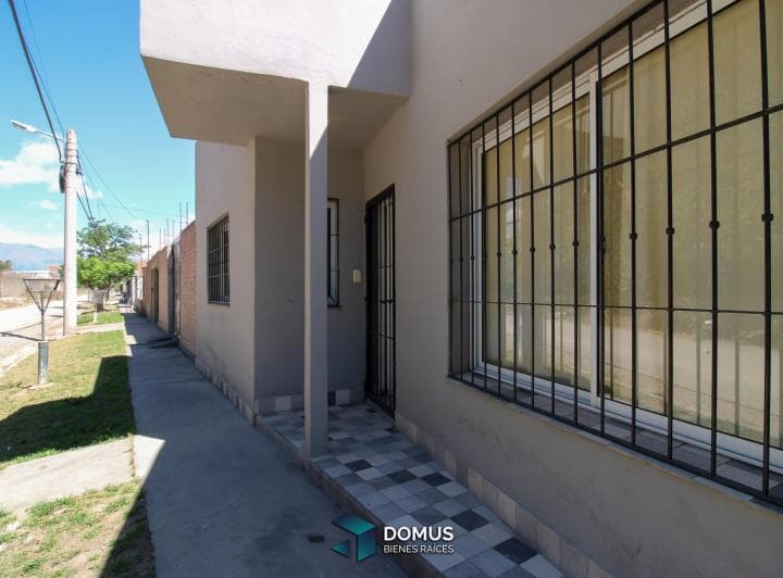 Venta Casa Esquina en Barrio Ampliación Los Ceibos - 3