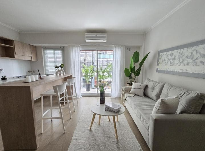 Impecable Departamento Al Frente con Balcón 2 Dorm. - Baño y Toilette - 5