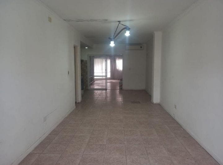 Duplex de 6 Ambientes en Alquiler, con Parrilla y Cochera, Monte Grande. - 2