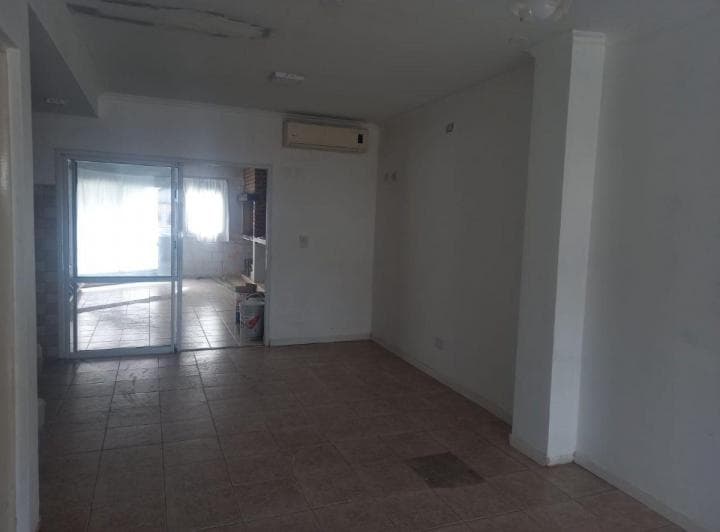 Duplex de 6 Ambientes en Alquiler, con Parrilla y Cochera, Monte Grande. - 3