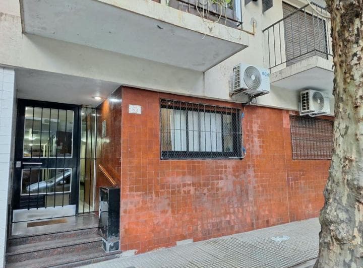 Apto Crédito. Buena Distribución y Ubicación. Cerca del Subte. Balcon - 3