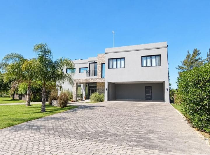 Casa en Venta de 6 Ambientes en San Matias con Pileta y Galeria Cerrada con Permuta - 2