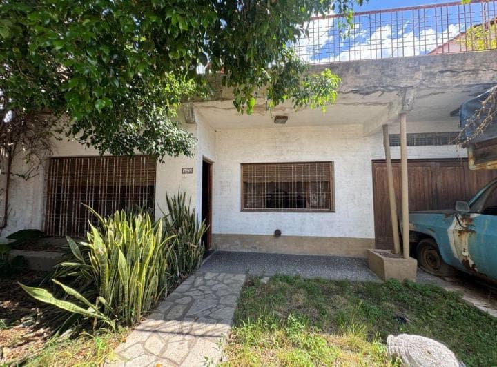 Venta Casa 3amb Parque Cochera Terraza a Refaccion - 3