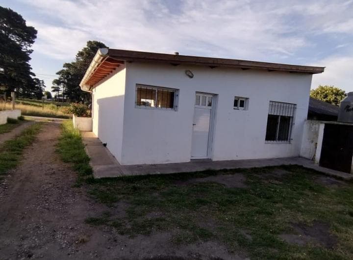 Venta en Block 3 Casas de 3 Amb en Barrio Las Lomas con Renta - 3