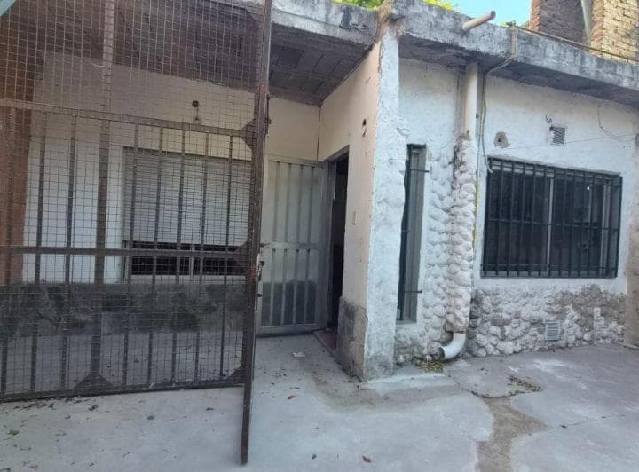 Alquiler Casa 2 Dorm. con Cochera Vélez Sarfield 1800 - 4