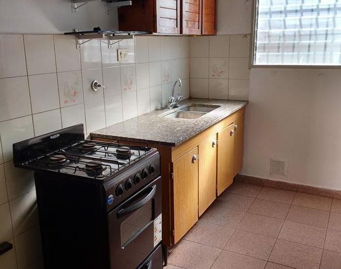 Casa en Venta - 2 Dorm. 1 Baño - Cochera - 270 m² - Los Hornos, La Plata - 4