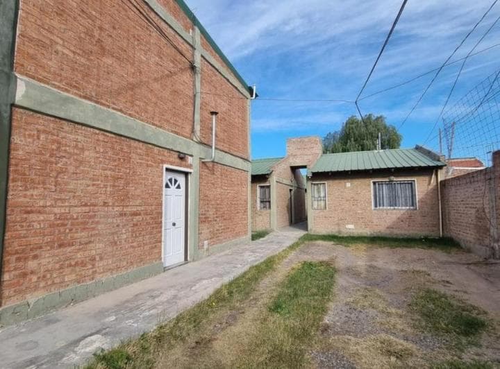 Alquilo Casa 1 Dormitorio - Ingreso Vehicular Opcional - Neuquén Capital - 5