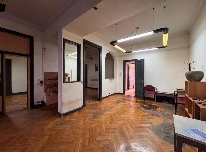 Venta Departamento de 4 Ambientes Centro con Dependencia y Cochera Apto Crédito - 4