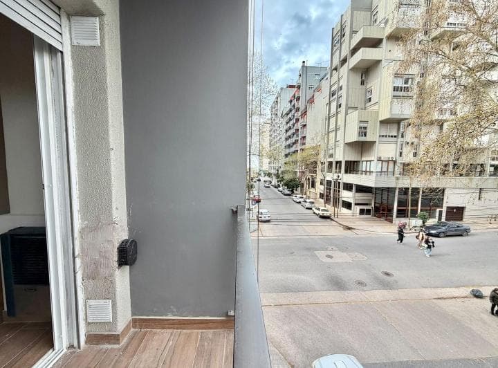 Dos Ambientes con Balcón, Reciclado y Amoblado - 2
