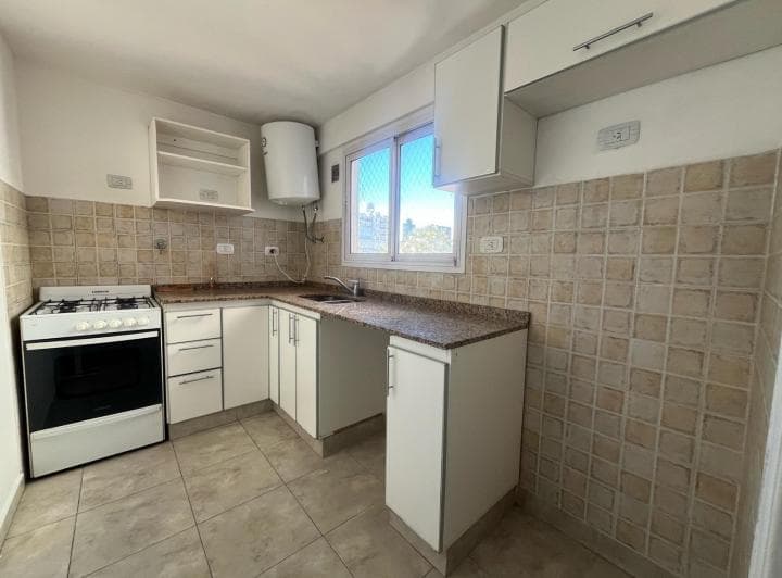 Departamento en Alquiler 2 Ambientes con Cochera - Moron - 2
