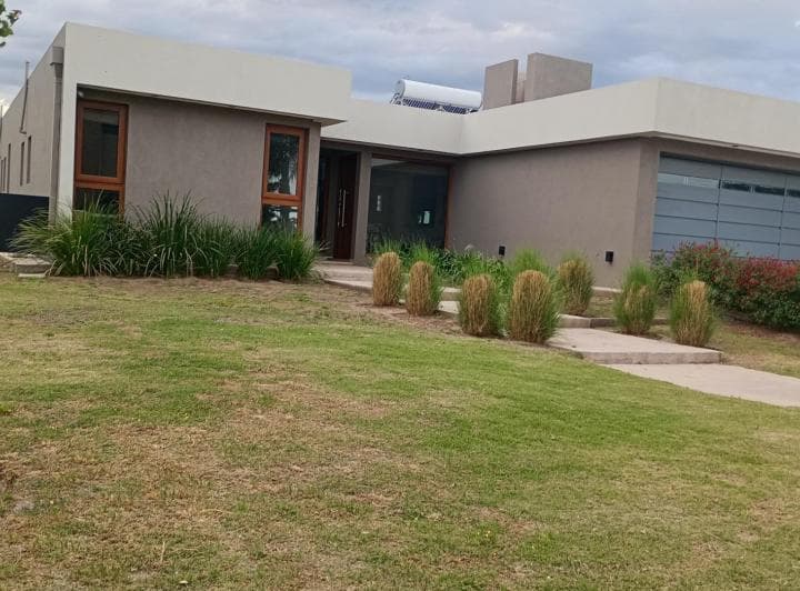 Casa de Categoria Amoblada en El Country Valle del Golf - 3