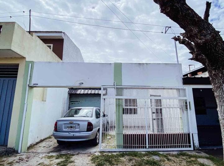 Casa en Venta - 3 Dorm. 1 Baño - Cochera - 400 m² - Melchor Romero, La Plata - 4