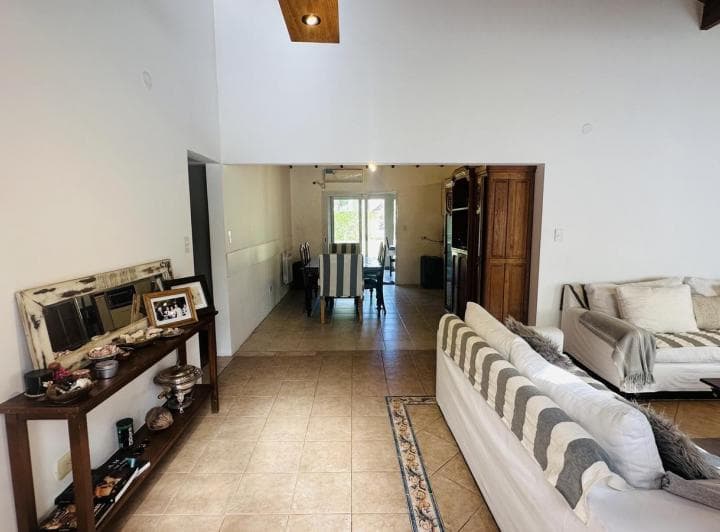 Casa 5 Ambientes con Piscina en Barrio La Pradera - 5
