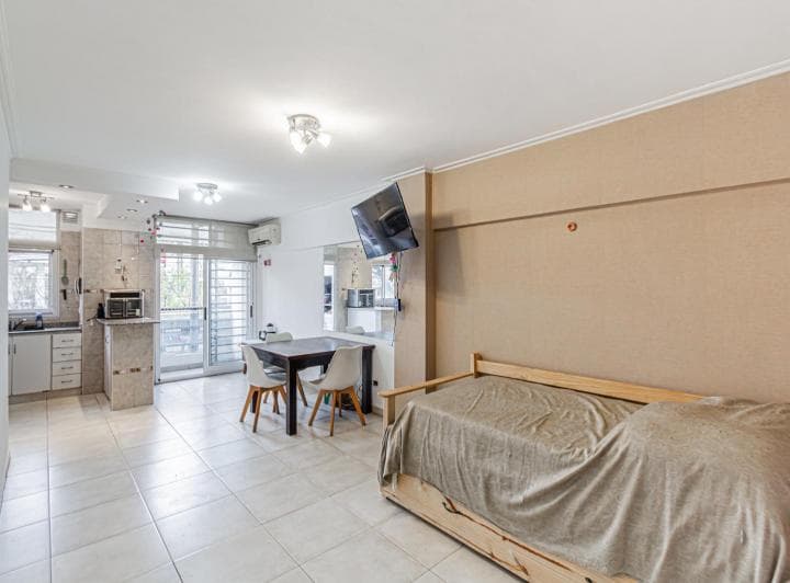 Venta de Departamento 2 Ambientes en Haedo, con Cochera y Pileta - 4